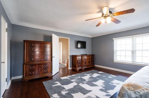 7425 Grand Pkwy, Milwaukee WI 53213-3566 exterior