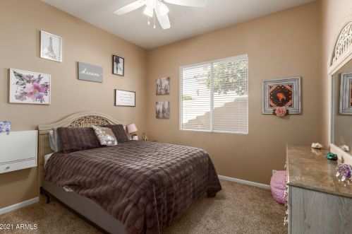 1872 Lantana Dr, Chandler AZ  85248-2170 exterior