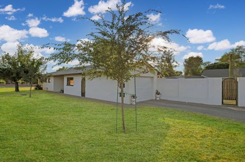 2928 18 Ave, Phoenix AZ 85015-5247 exterior