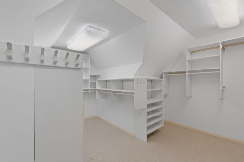 9555 Range Line Rd, Milwaukee WI 53209-2619 exterior