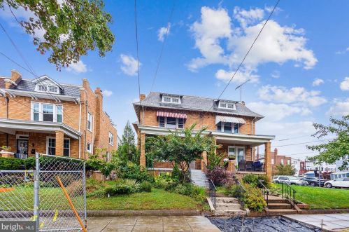 5826 4th St, Washington, DC 20011-2127