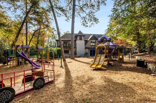 2679 Acorn Ave, Atlanta GA 30305-3703 exterior