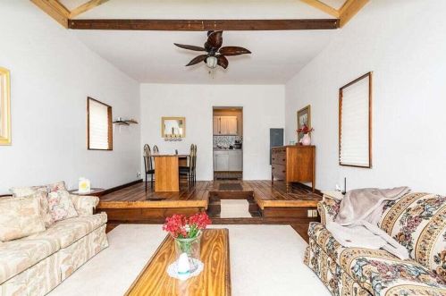 514 Kalamazoo St, Paw Paw MI 49079-1130 exterior