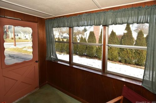 1052 Plymouth St, Windsor CT 06095-3653 exterior