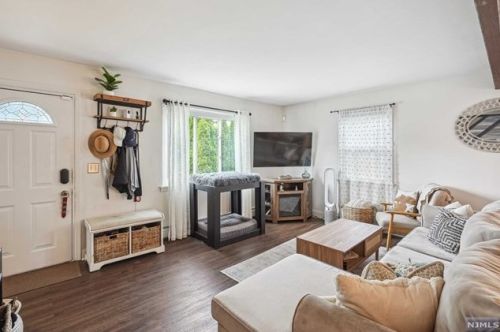 23 Cathy Ave, Paterson NJ  07506-1001 exterior