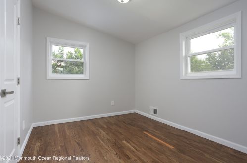 16 Carole Pl, Old Bridge NJ  08857-2502 exterior