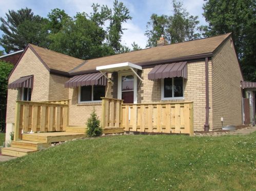 147 Briarwood Dr, Pittsburgh, PA 15235-4302