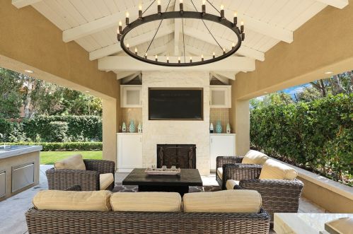 2440 Bronzewood Dr, Tustin CA  92782-4321 exterior