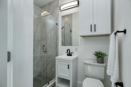 1113 Estes Ave, Austin TX 78721-2629 exterior