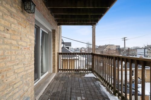 2417 Foster Ave, Chicago IL  60625-2518 exterior