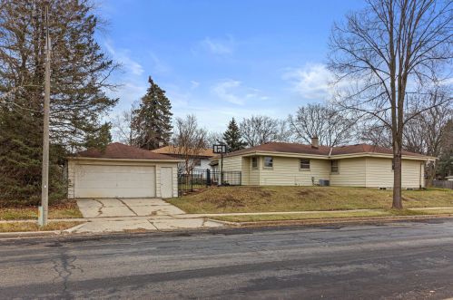 9826 Langlade St, Milwaukee WI 53225-1014 exterior