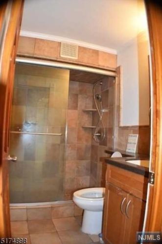 38 Passaic Ave, Paterson NJ 07506-1433 exterior