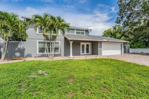 8201 Kirkwood Dr, Tampa FL  33634-2238 exterior