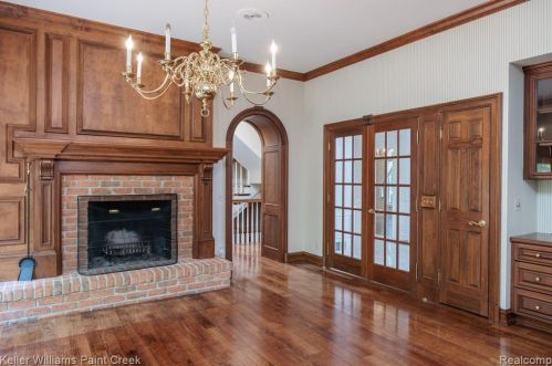 5394 Abbey Rd, Rochester MI 48307-2400 exterior