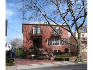 41 Gaylord Dr, Brooklyn, NY 11234-6711