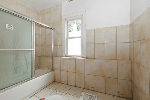 4821 Hirsch St, Chicago IL 60651-1520 exterior