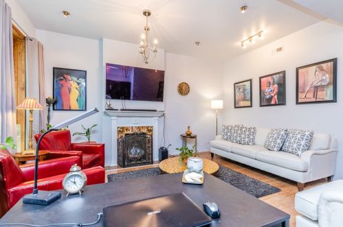 3161 Monroe St, Chicago IL 60624-2545 exterior