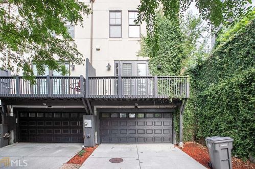 706 Cosmopolitan Dr, Atlanta GA 30324-3615 exterior