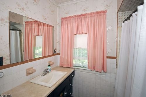 16 Hillcrest Blvd, Warren NJ 07059-5133 exterior