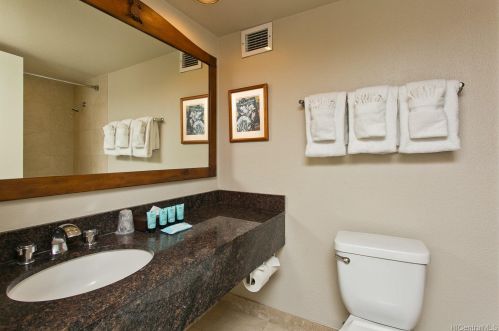 2045 Kalakaua Ave, Honolulu HI  96815-5118 exterior