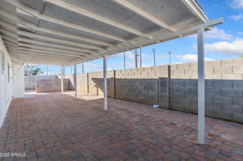 2502 58 Ln, Phoenix AZ 85035-1733 exterior