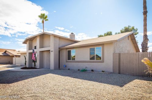1841 Arroyo Vista Dr, Tucson AZ 85718-5429 exterior