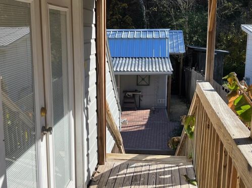 1109 6th St, Austin TX exterior