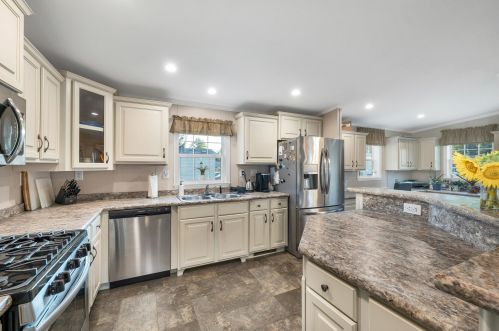 1 Rex Dr, Concord NH 03303-4166 exterior