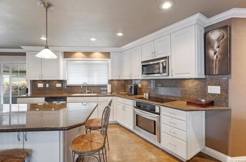 325 2nd St, Tustin, CA 92780-3723