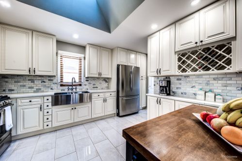 4905 124 St, Chicago IL 60628-7240 exterior