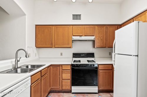 6369 Camino Aguante, Tucson AZ  85704-6967 exterior