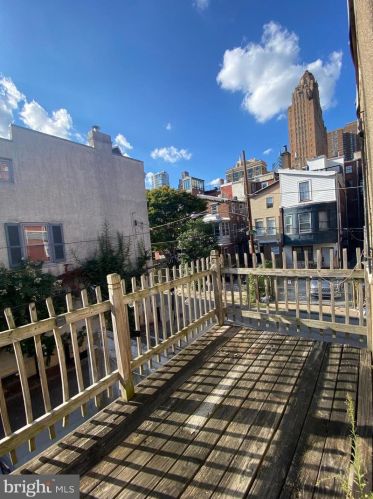 412 15th St, Philadelphia PA  19146-1665 exterior