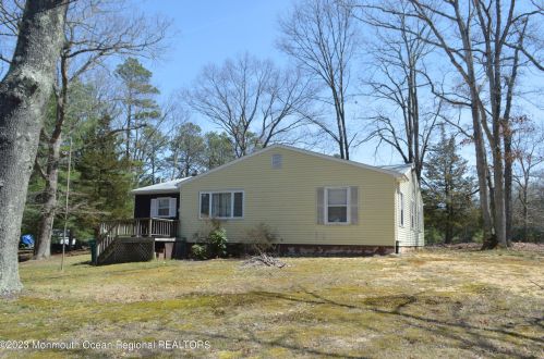 227 Jackson Pne Rd, Jackson Twp NJ 08527-2946 exterior