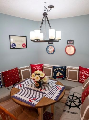 2 Capella, Middletown RI 02840-1590 exterior