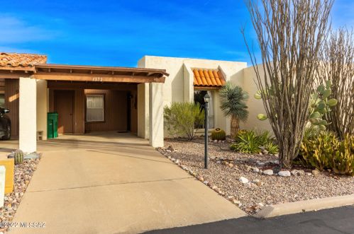 1372 Camino Lucientes, Green Valley, AZ 85622-8235