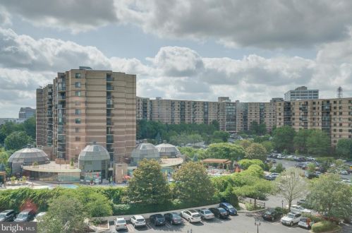 8370 Greensboro Dr, Mc Lean VA 22102-3515 exterior