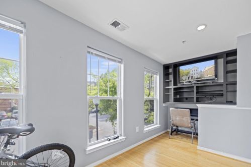 3923 Old Dominion Blvd, Alexandria VA 22305-1559 exterior