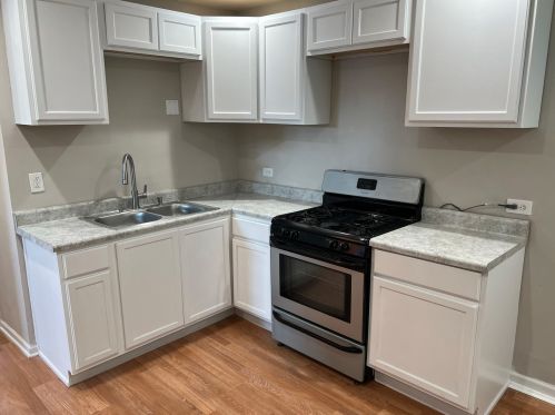 906 71st St, Chicago IL  60621-1720 exterior