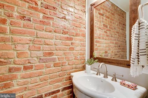 234 14th St, Washington DC  20003-2367 exterior