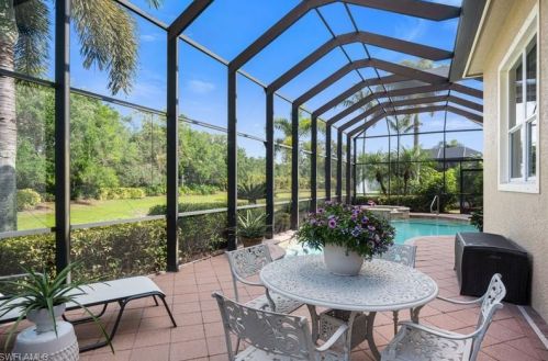 5729 Hammock Is Dr, Naples FL 34119-4695 exterior