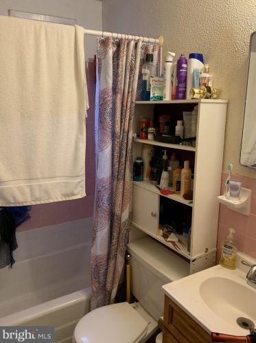 8 Ashland Ave, Manor PA 19036-1624 exterior