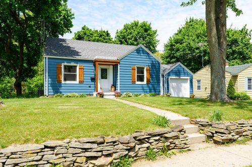 829 Parchmount Ave, Kalamazoo MI 49004-2055 exterior