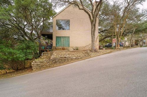 6810 Deatonhill Dr, Austin TX  78745-4728 exterior