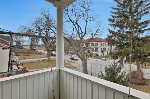 49 Delafield St, Poughkeepsie NY 12601-1708 exterior