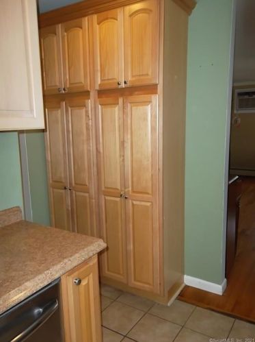 139 Sheridan Rd, Enfield CT 06082-4127 exterior