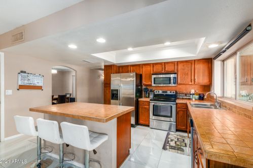 15614 29 Ave, Phoenix AZ 85053-4056 exterior