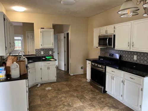 654 Shr Rd, Lithonia GA 30058-5992 exterior