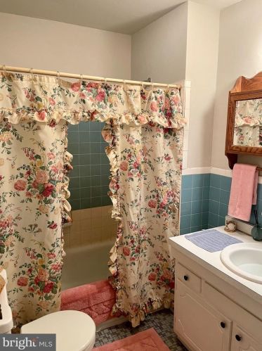 1441 Heather Pl, Pottstown PA 19464-1706 exterior