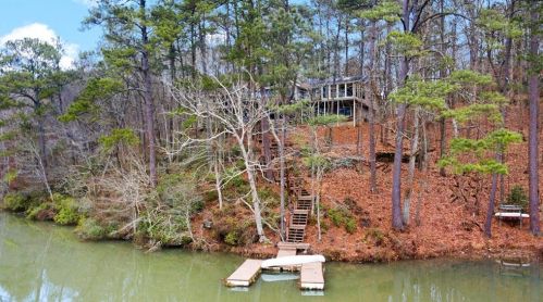 9615 Huntcliff Trce, Atlanta GA 30350-2615 exterior