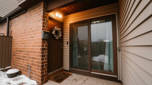 1411 Edgerton Ave, Milwaukee, WI 53221-3563